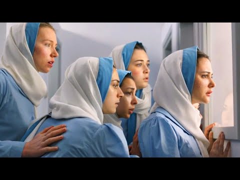 میفهمن داعه ش به دبیرستانشون حمله کرده