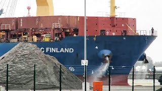 Frachtschiff BBC FINLAND V2HK7 IMO 9593684 geared cargo seaship prepairs exit Emden