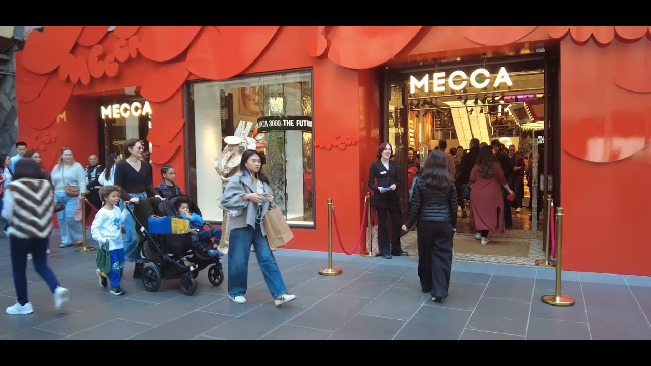 Melbourne Walk: Flinders St → Mecca’s New Giant Store at Union & Bourke