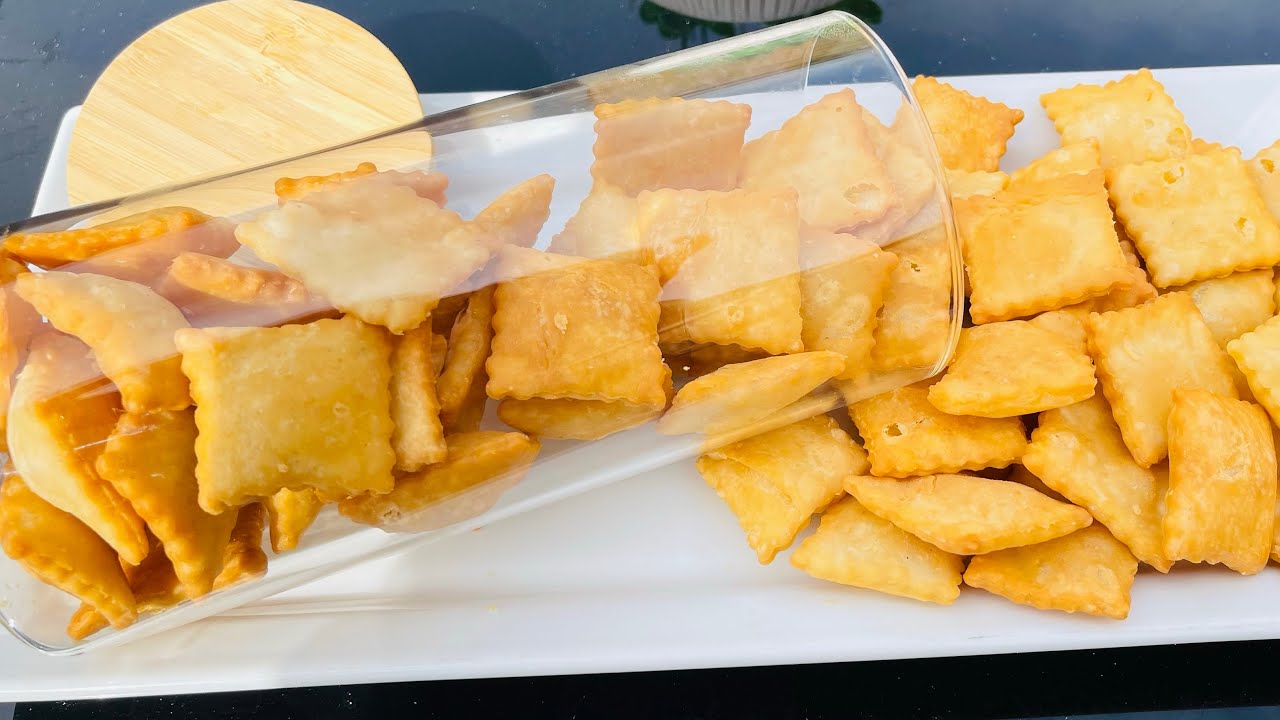 Des biscuits salé ou croquettes salé amuse bouche