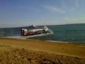 Amazing ! Hovercraft entering the sea in Portsmouth - Isle of White