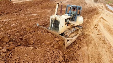 Great machine in Action - Dump Truck Working And Amazing Bulldozer Pushing soils