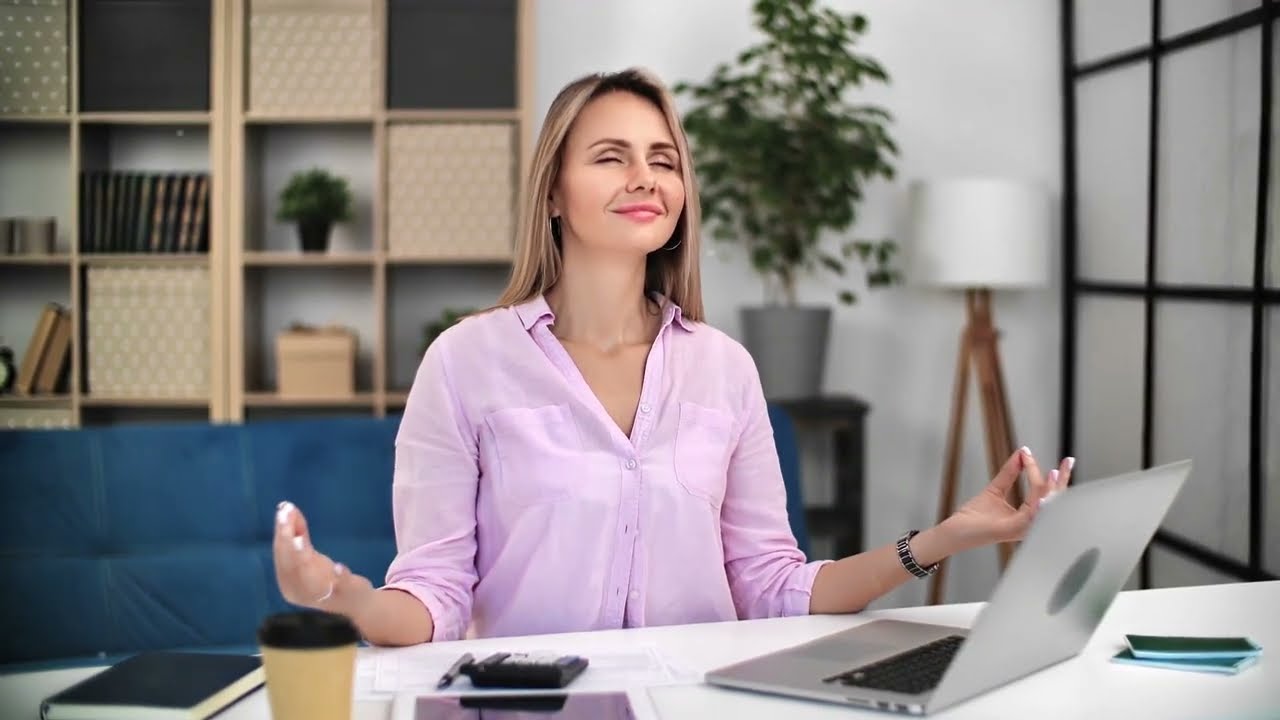 Thriving at Work with Fibromyalgia - Fibromyalgia on work performance || Sanggolreinvented