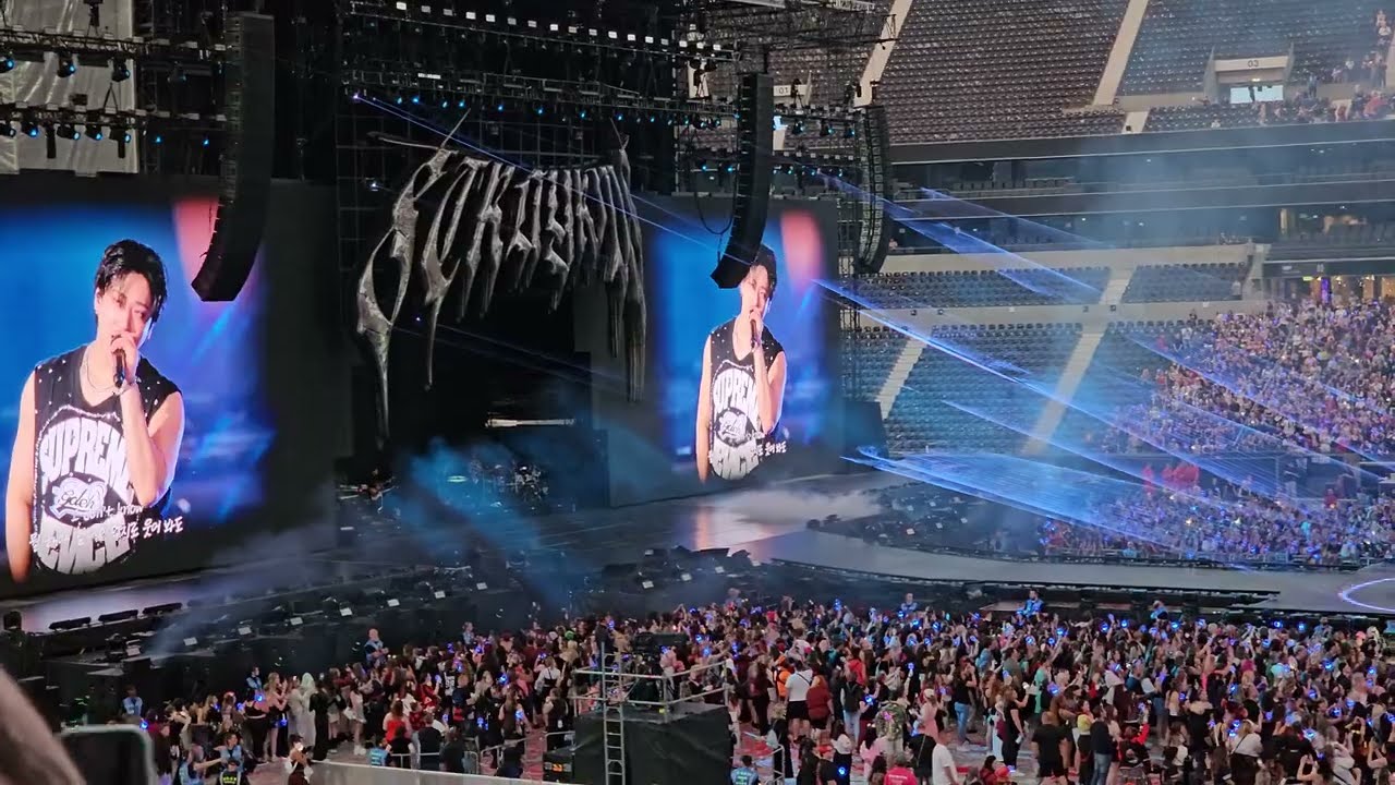 Lonely St. + Cover Me | Stray Kids - Frankfurt 15.07.2025 [4K]