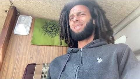 Halyards slapping against the mast? Bungee Cord Hack