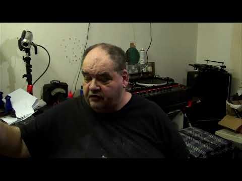 WYNDSOR RECORD PLAYER   LIVE