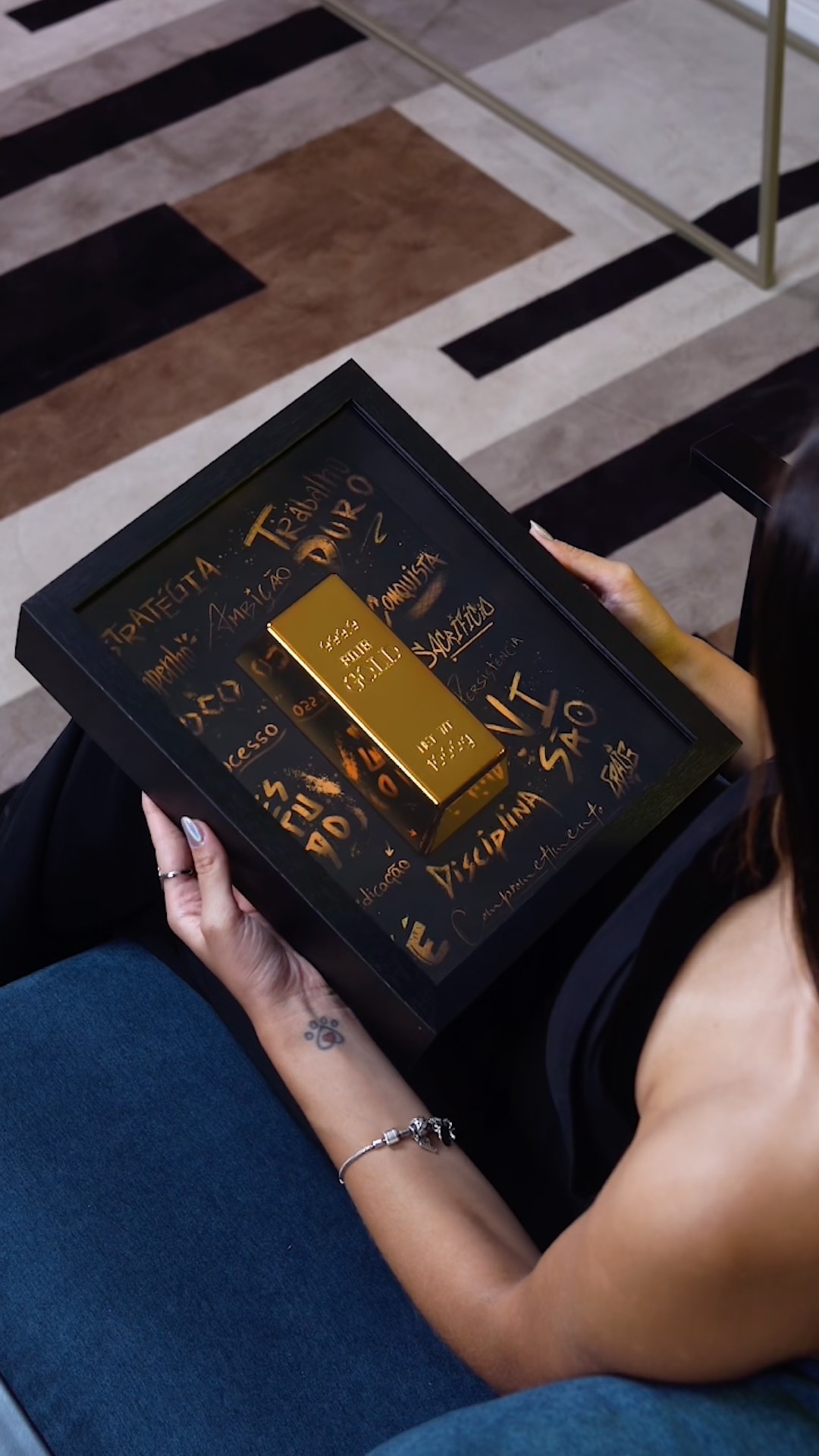 Depoimento de Quadros Decorativos em vídeo