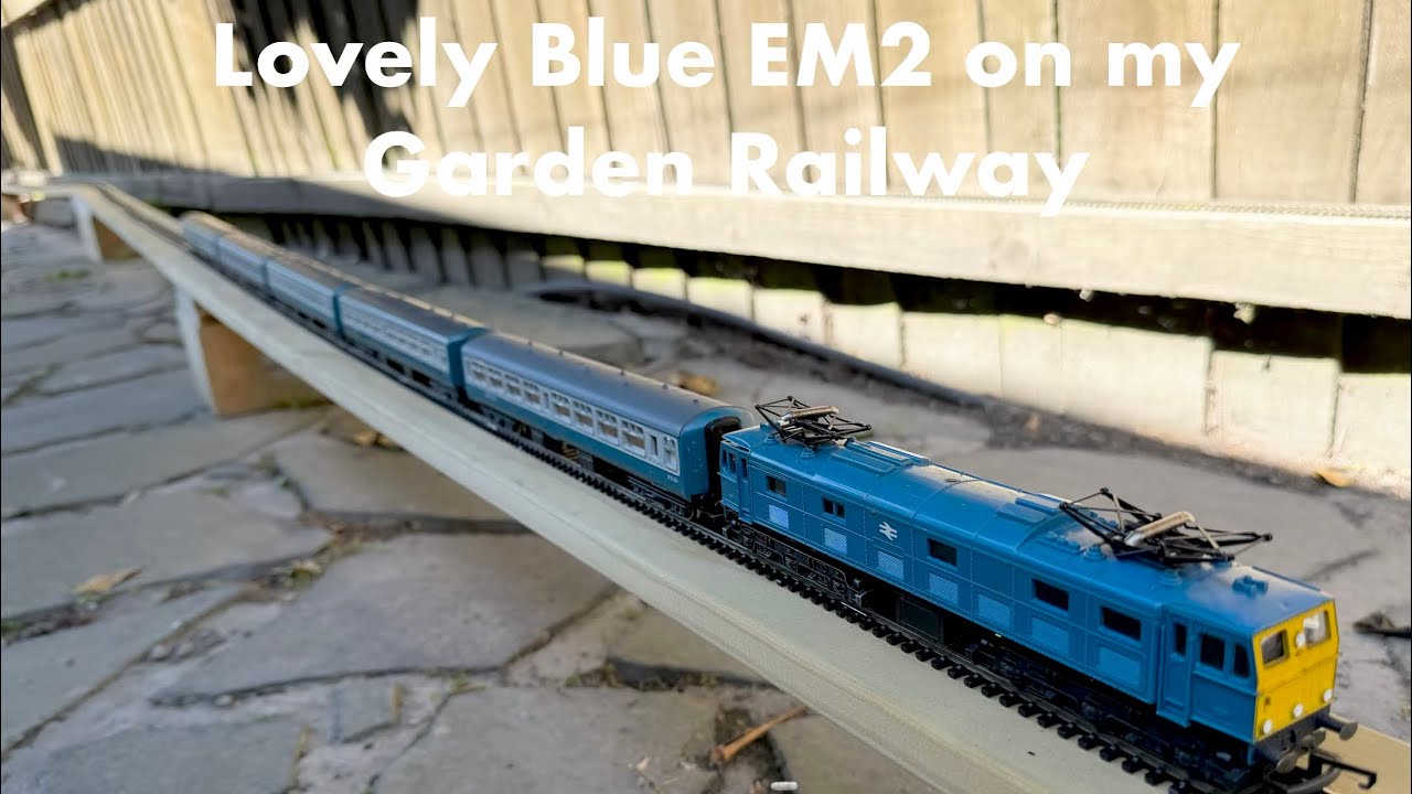 Сход с рельсов EM2: поломка пути или поломка локомотива?