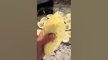 Perfect no-mess deviled eggs #hack #trick #deviledeggs