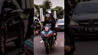 Download Lagu r15 v2 modif ganteng MP3