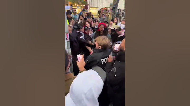 Mob kreist Polizisten ein, sehr provokant! Respektlos! #shorts #polizei #einervonuns