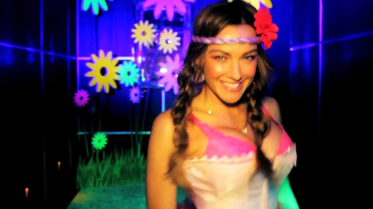 sachin and babi light blue dress What Are Las Vegas Nightclub Dress Codes? (2026) main image 0