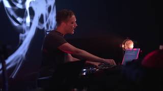 Ben Böhmer & Nils Hoffmann ft. Malou - Breathin (Live from ABGT300)
