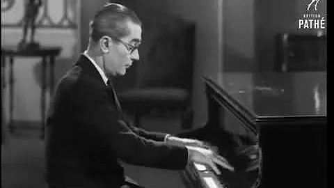 Carroll Gibbons plays Piano in 1938