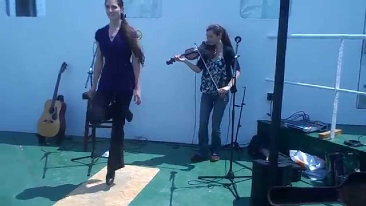 Irish Tap Dancing Cooley's Reel COSAN performing on The Holiday