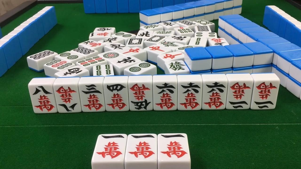 这幅牌刷新了我对麻将二十年的新高度，身后李大爷气得直跺脚