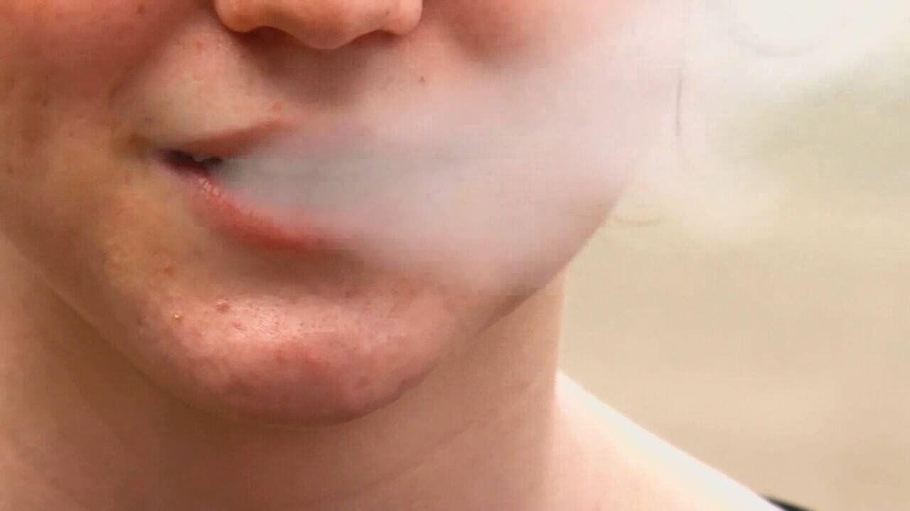 is it illegal to buy vapes in north carolina imposes new vape shop rules, annual licensing fee Oil Warmer JUUL 2 vs Vuse Flavor:Sour Apple Blow Pop