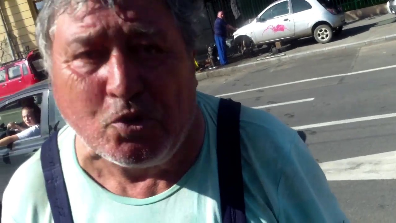 M-au atacat pentru că-i filmam cum poluează - Curaj.TV