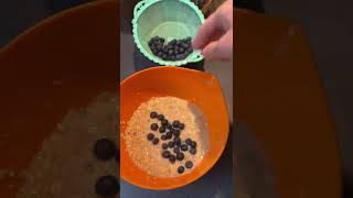 Blueberry&banana pancake without flour,sugar and fat.پنکیک سالم و بدون آرد،شکر و چربی بلوبری وموز