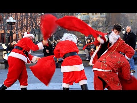 he-fought-the-mall-santa...