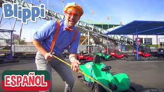 Blippi Visita una pista de Karts  | Videos de vehículos para niños