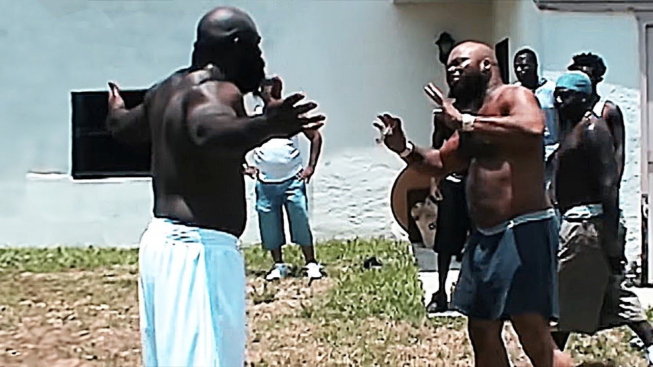 Cuando Pandilleros Son Brutalmente Noqueados Por Luchadores Reales