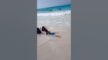بحر مرسي مطروح شاطئ ام الرخم 