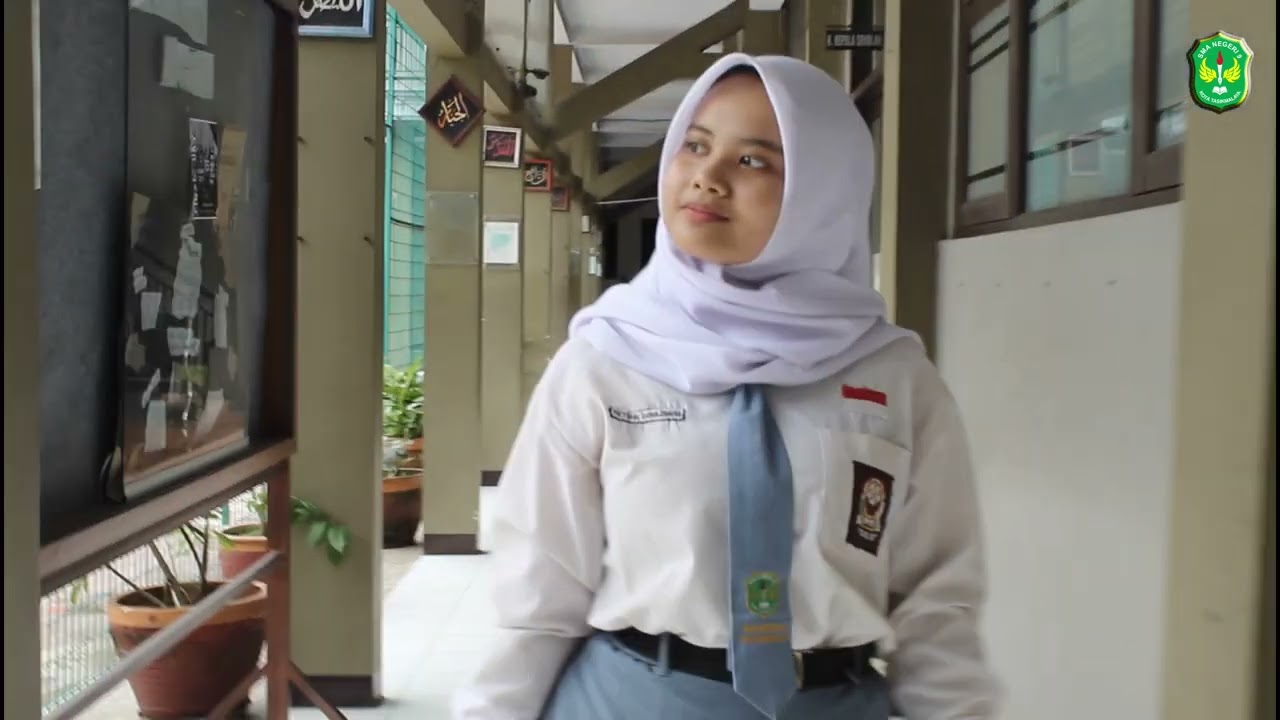 -YANG TERDALAM- (Suasana SMAN 9 Tasikmalaya yang selalu di hati)