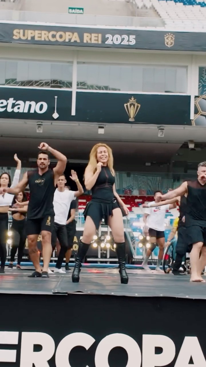 Joelma ensaiando pro Super Copa