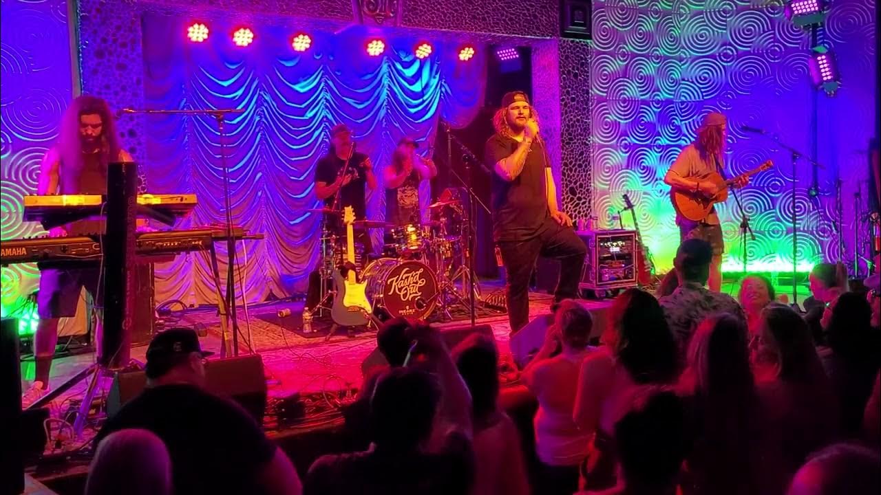 Kash'd Out "Always vibin" (live, acoustic) at Visulite Theatre - Butter the world tour (July 2023) Kash'd Out "Always vibin" (live, acoustic) at Visulite Theatre - Butter the world tour (July 2023)