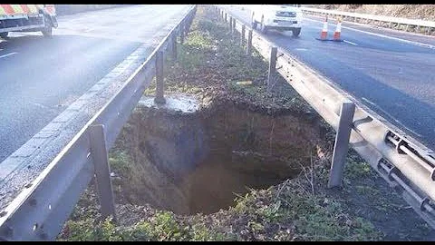 15ft deep sinkhole closes section of M2
