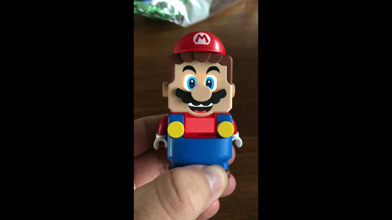 LEGO Super Mario turning on and off