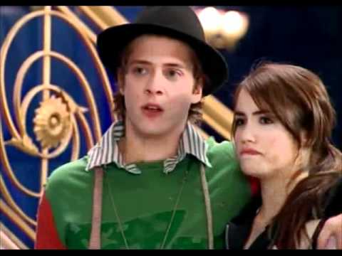 Rama y Mar se besan frente Thiago - 1º Temporada CasiAngeles