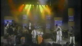 Persecución En La Cuidad (featuring Paulina Rubio) - Timbiriche