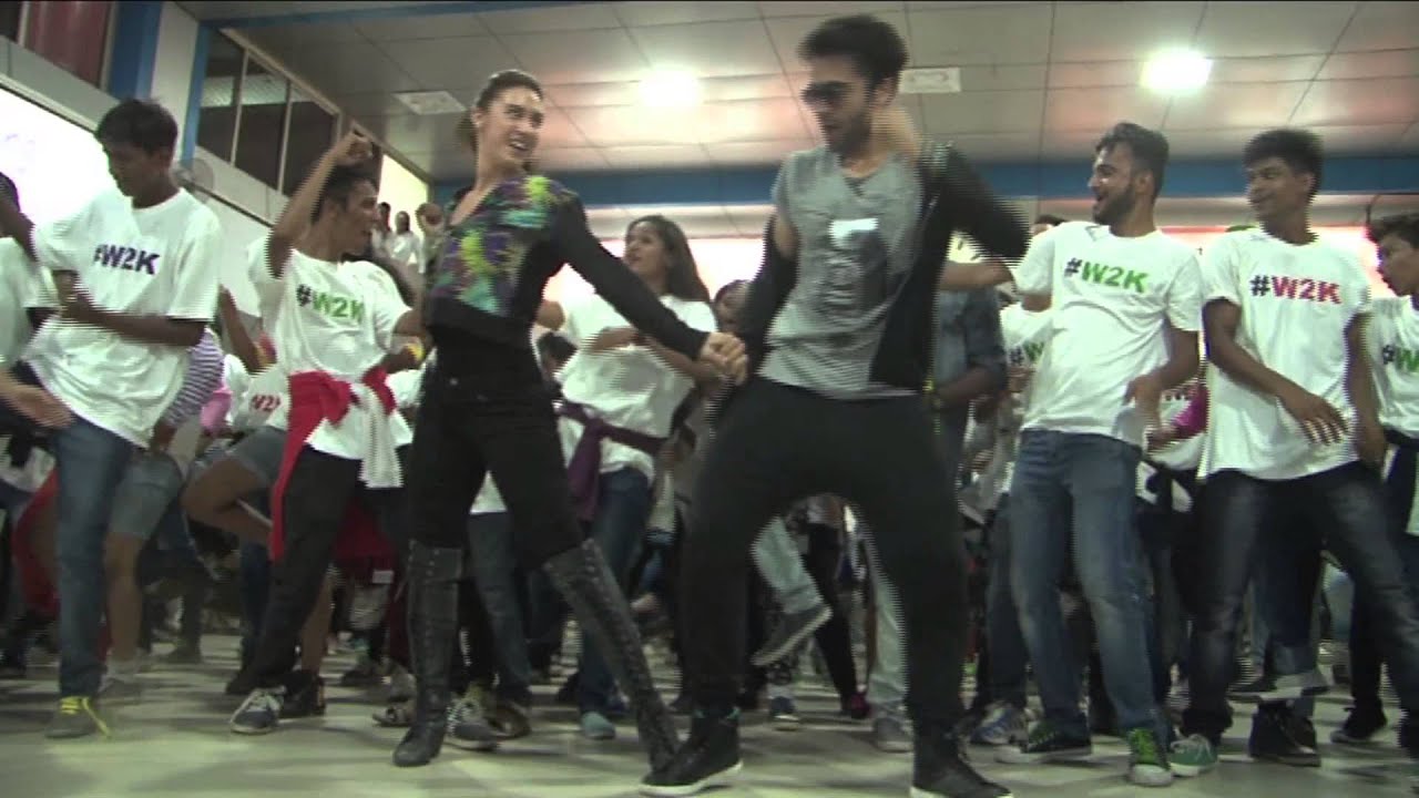 Welcome 2 Karachi Flashmob life facebook