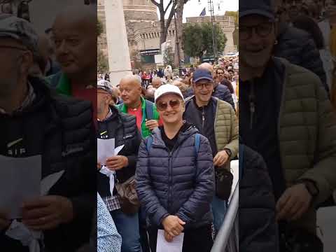 العالم يعود إلى الله بالتهليل والتسابيح هللويا هللويا هللويا