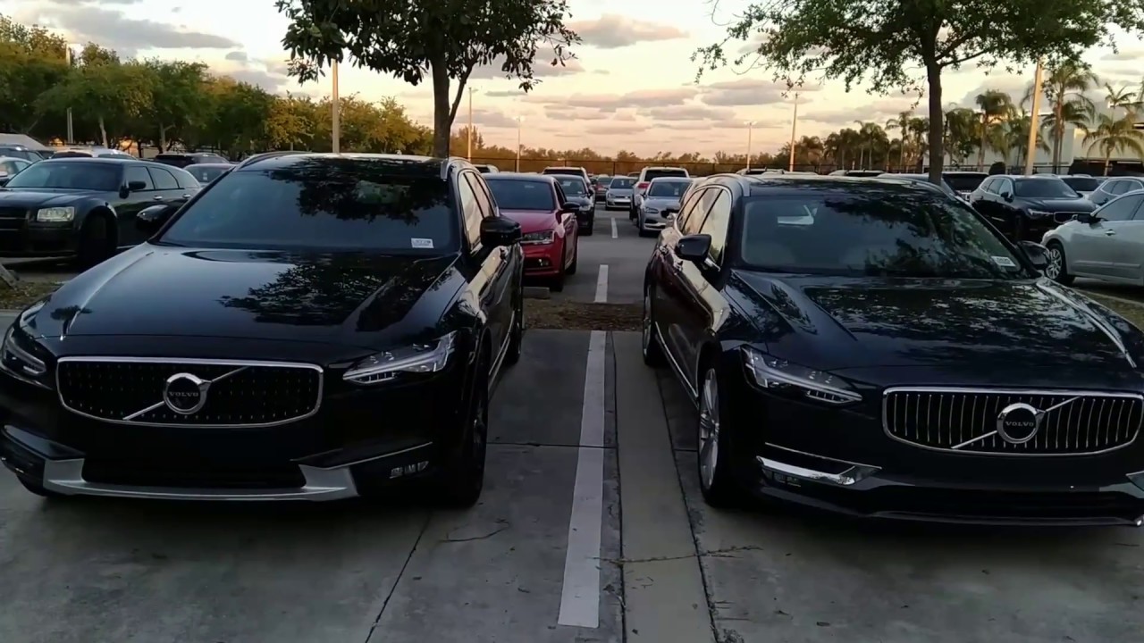 Visual Comparison Volvo V90 Cross Country vs Volvo V90 Inscription