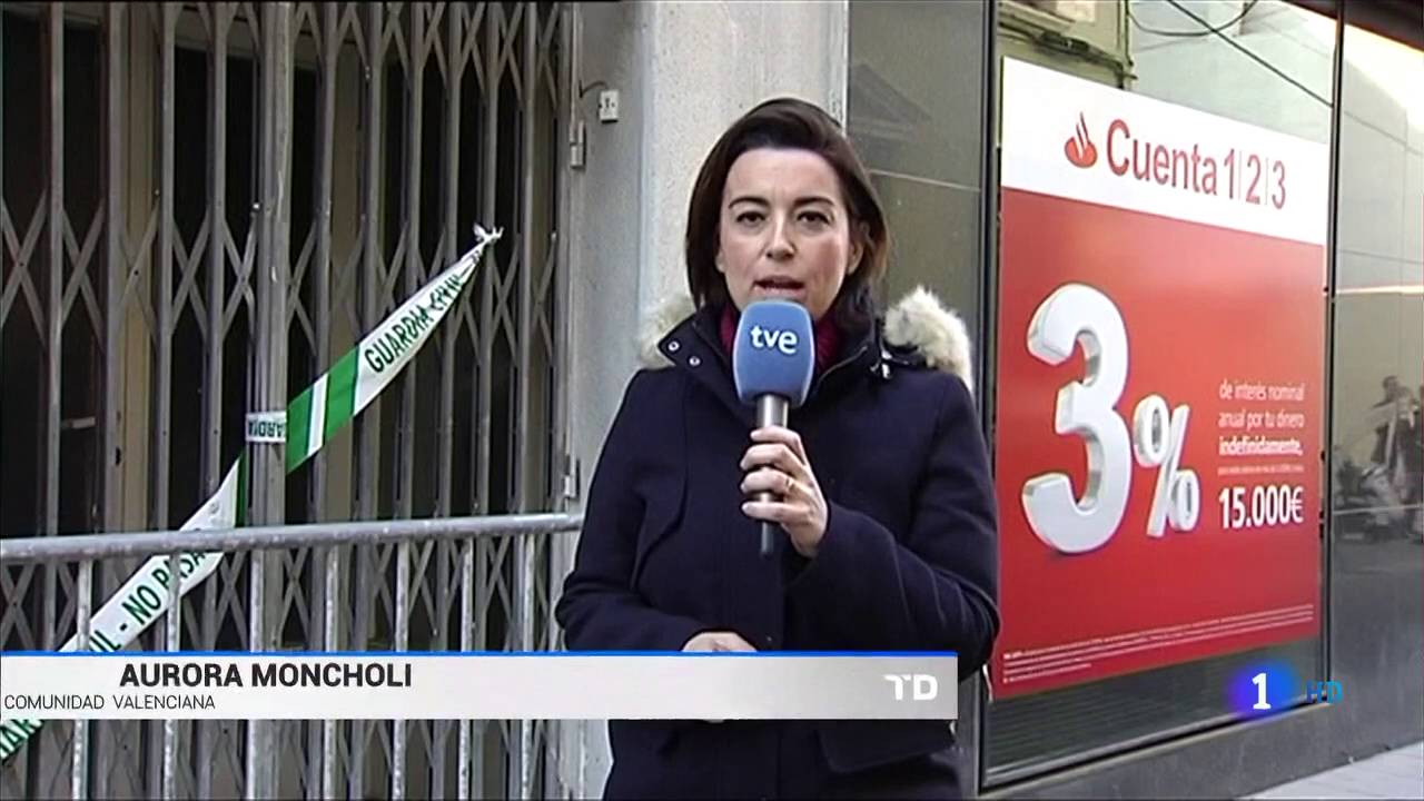 Atraca un banco a punta de pistola y retiene a empleados y clientes en Castellón