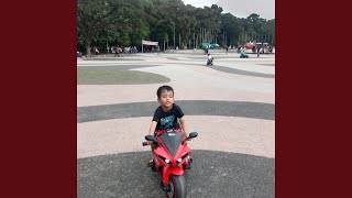 Download Lagu Madu Hui Cilembu (feat. Fitur Band) Download Lagu Madu Hui Cilembu (feat. Fitur Band)