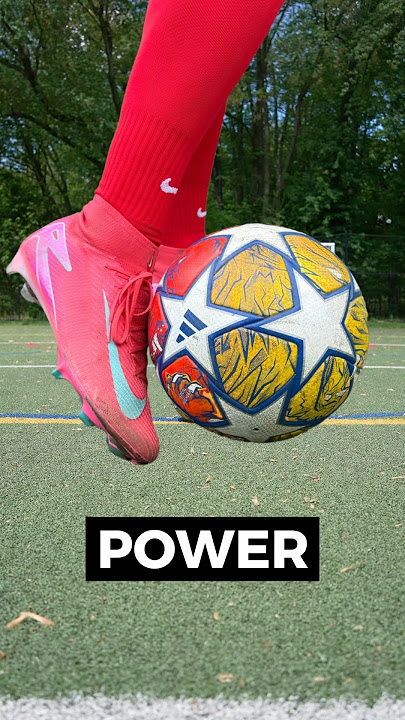 6 Ways to Shoot a Soccer Ball
