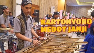 KARTONYONO MEDOT JANJI - Cover Angklung Carehal Jogja ft Yona Santika (Angklung Performance)