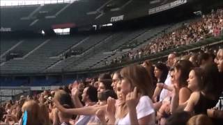 Full One Direction concert - Macarena dance fans Guide