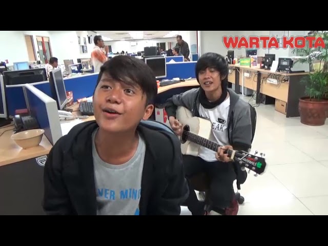 laoneis lagu ayo kerjo di kantor warta kota class=