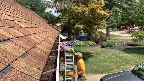Gutter clean out!(Time-lapse)