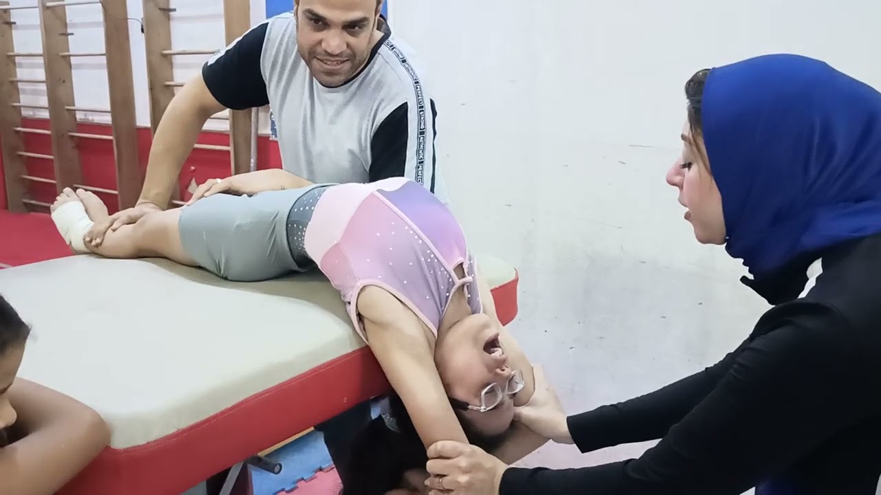 اصعب ضغط المرونات في الجمباز و فتح الاكتاف