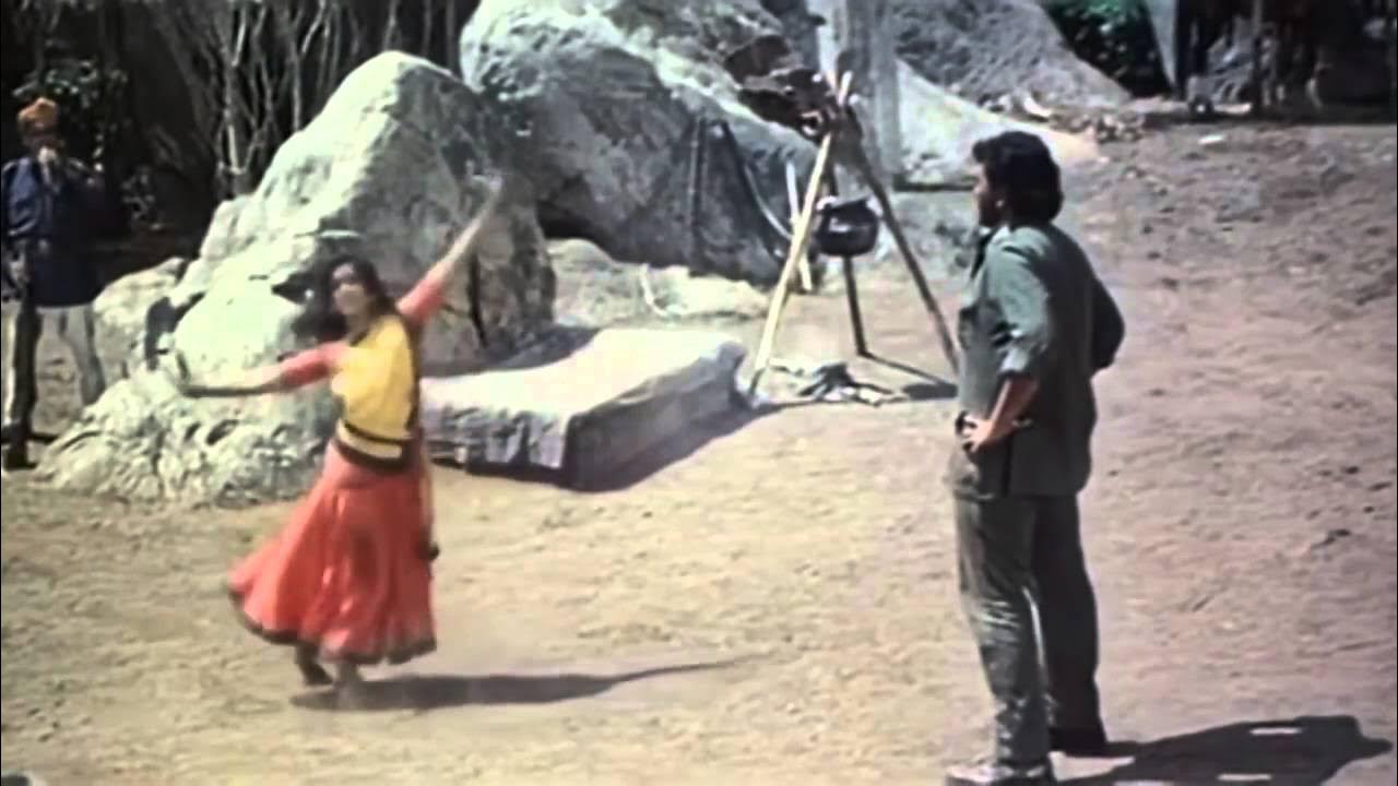 Месть и закон 1975 индия. Месть и закон 1975 индия виру и джая. Габбар сингх месть и закон актёр. Амитабх баччан 1976. Месть и закон песнь.