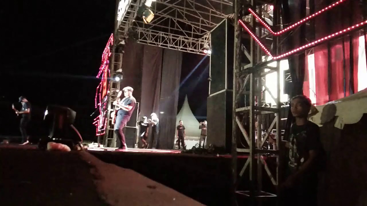 NtrL-terbang tengelam (live at soundsations 2018 samosir)