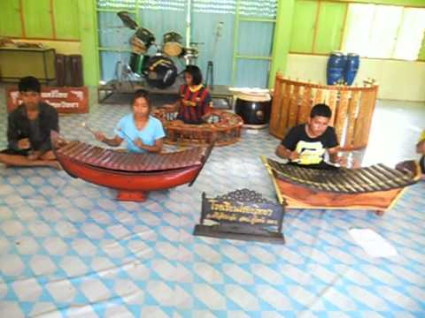 การฝึกซ้อมดนตรีไทย(โรงเรียนไชยะวิทยา)