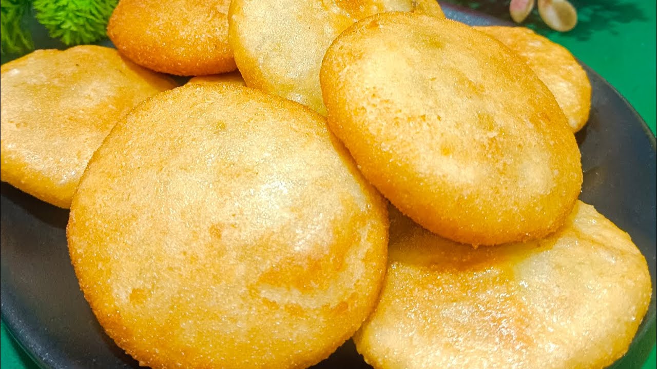 पानी में मटर की स्वादिष्ट कचौरी बनाई सभी विश्वास नहीं हुआ