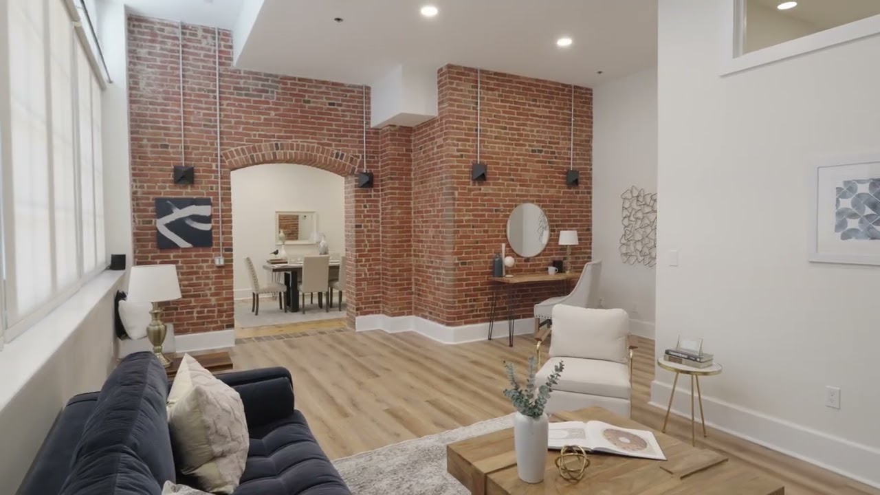 102 122 Church St Unit 108 Unbranded